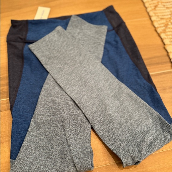 Outdoor Voices Navy/Deep Sea/Mist Warmup Workout Leggings, Sz Medium NWT - Picture 5 of 6